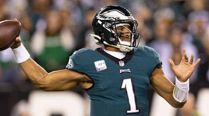 Eagles QB Jalen Hurts throws the ball